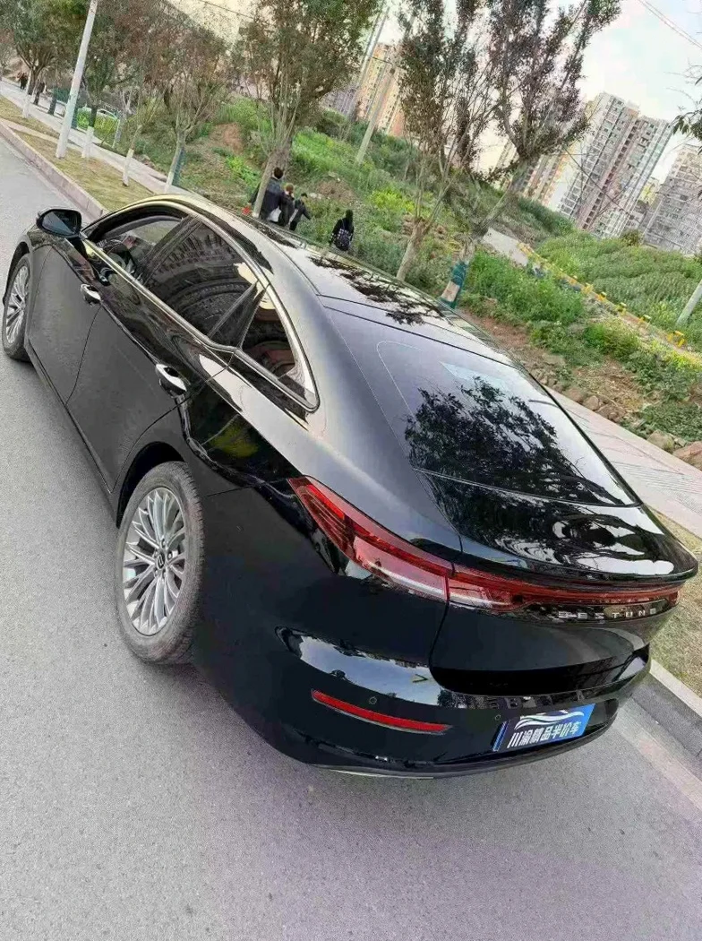 奔腾B70 后面外观一