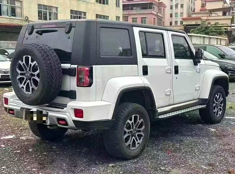 北京BJ40 内饰后排