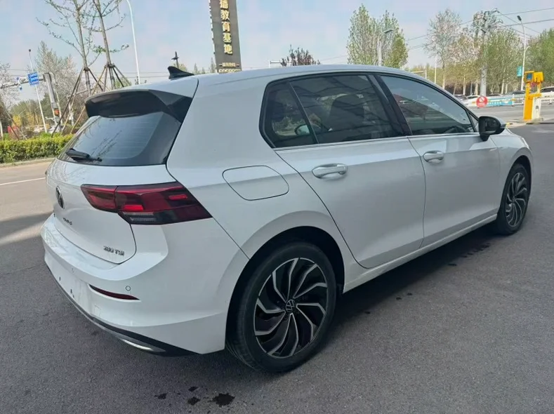 大众高尔夫 内饰前排