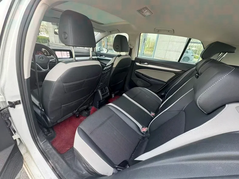 大众高尔夫 后面外观二