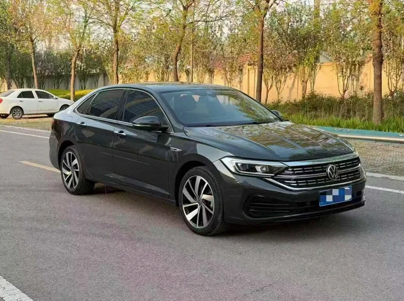 大众速腾 正面外观二