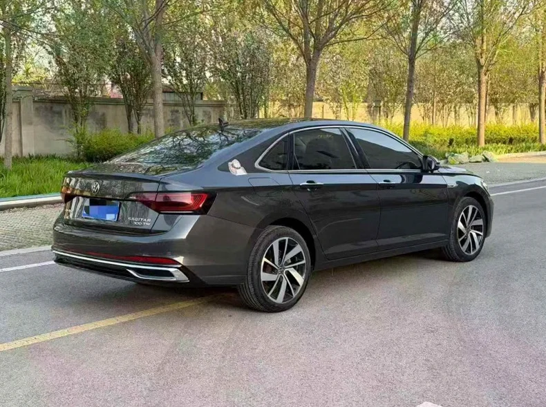 大众速腾 内饰后排