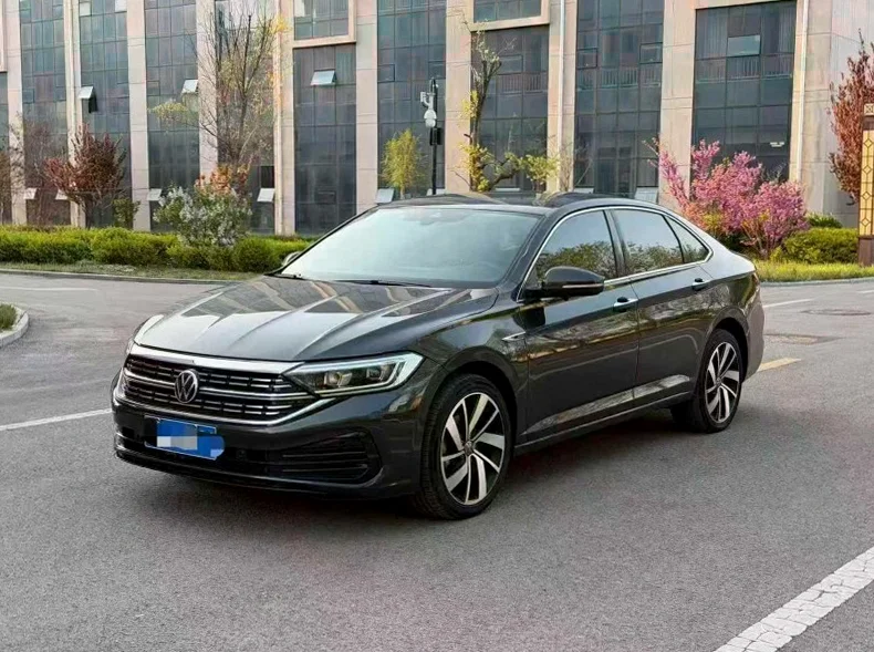 大众速腾 正面外观三