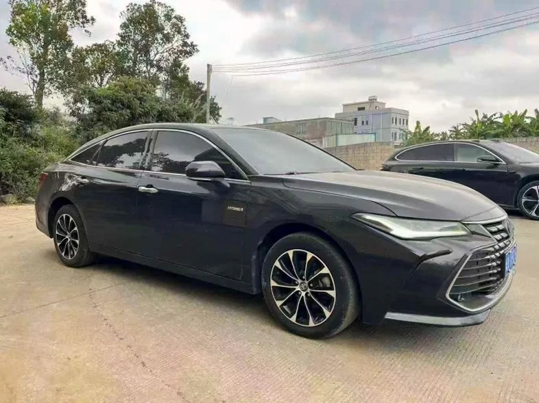 丰田亚洲龙 正面外观三