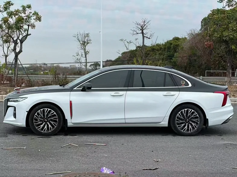 红旗H5 正面外观二