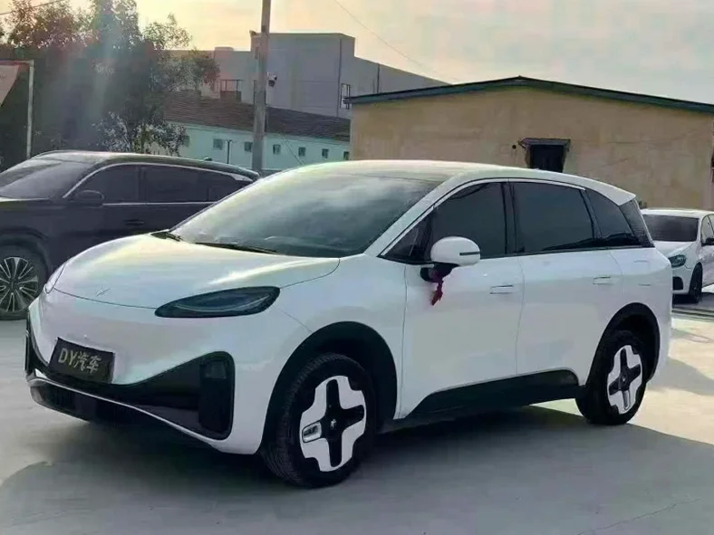 极狐汽车考拉 正面外观三