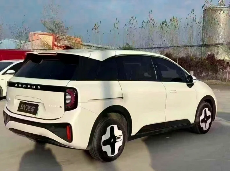 极狐汽车考拉 内饰后排