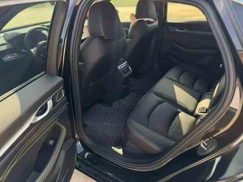 吉利星瑞 后面外观一