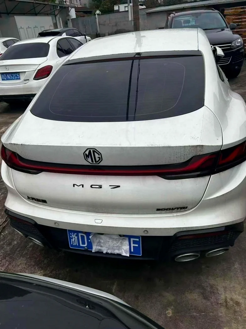 名爵7 内饰后排