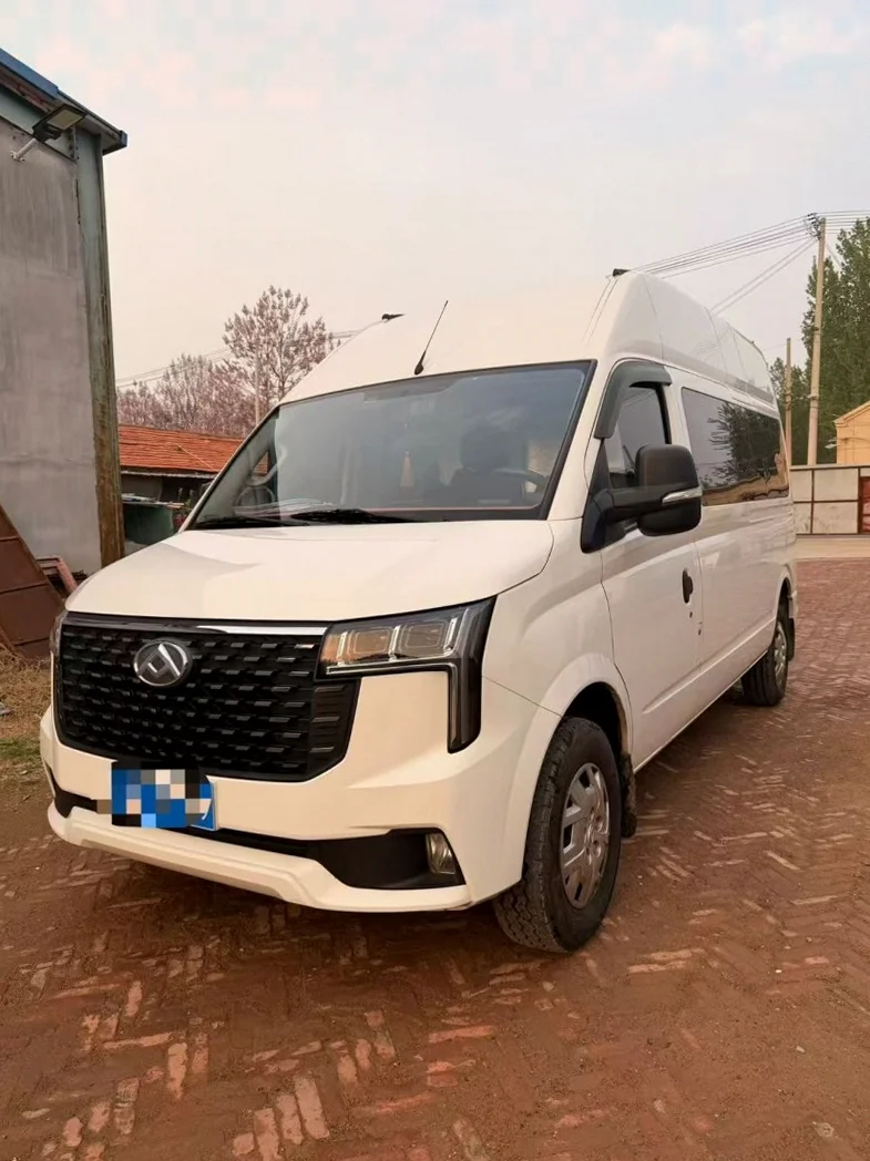 大通V80 正面外观三