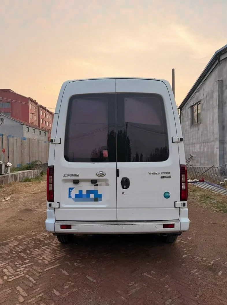 大通V80 后面外观三