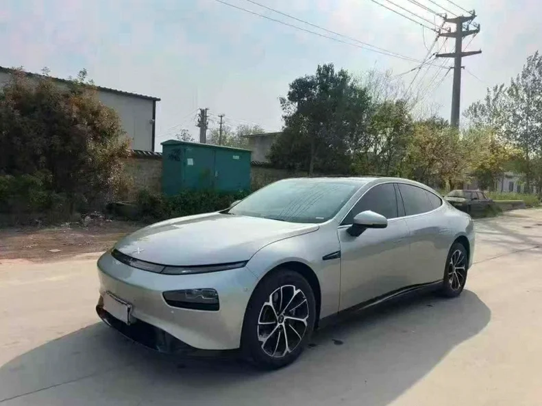 小鹏汽车p7 正面外观三