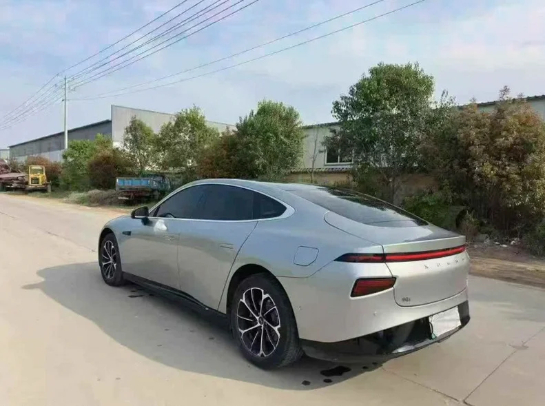 小鹏汽车p7 内饰前排