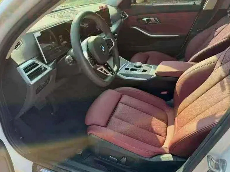 宝马3系 后面外观一