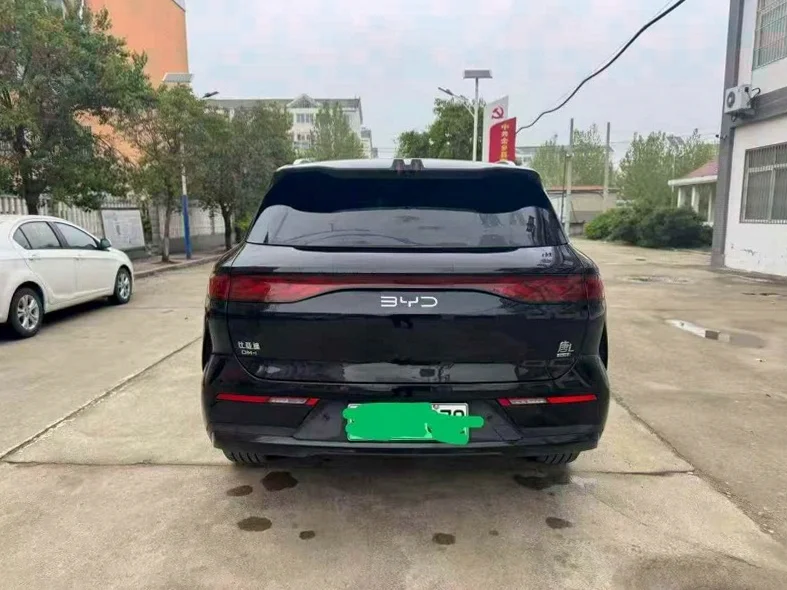 比亚迪唐 内饰后排