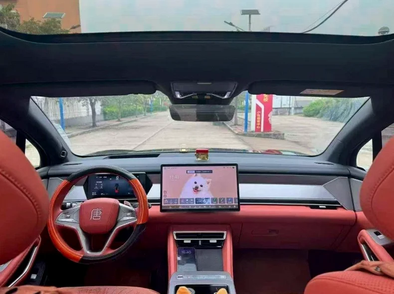 比亚迪唐 内饰前排