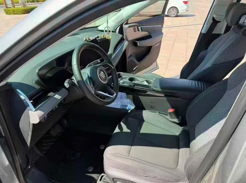 别克E5 后面外观二