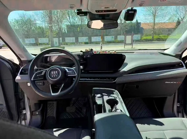 别克E5 后面外观一