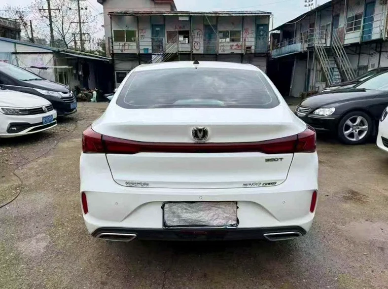 长安汽车逸动 驾驶室