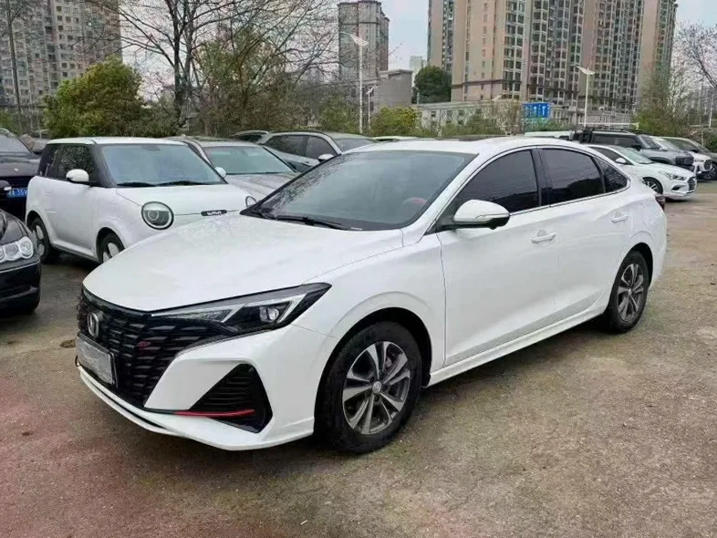 长安汽车逸动 正面外观二