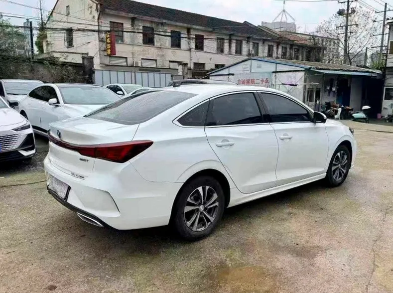 长安汽车逸动 内饰后排