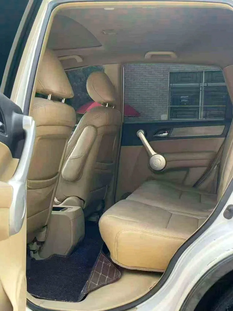 本田CRV 后面外观一