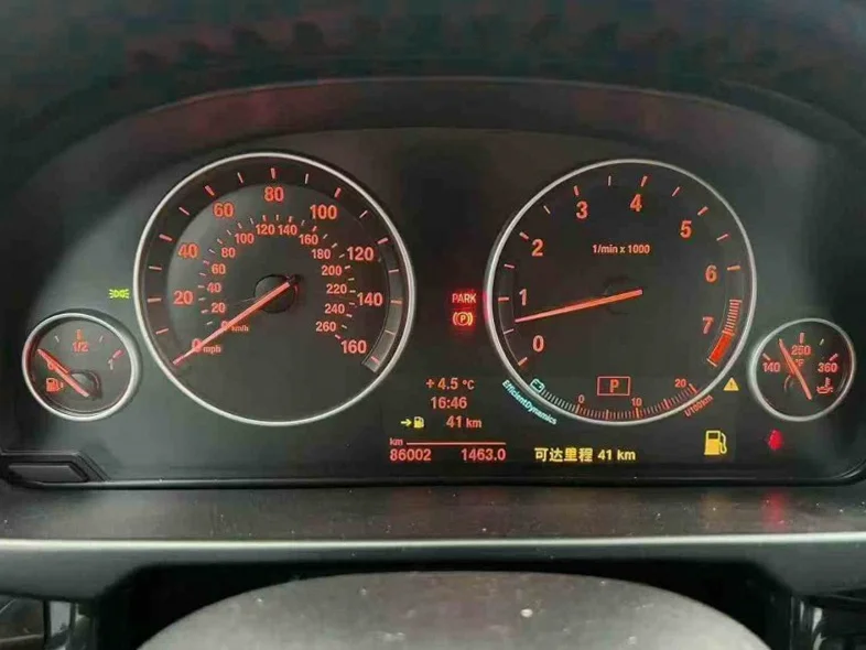 宝马X5 后面外观三