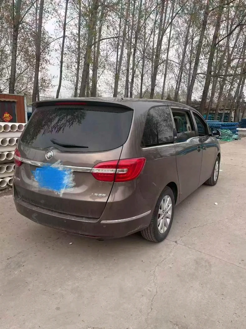 别克GL8 内饰前排