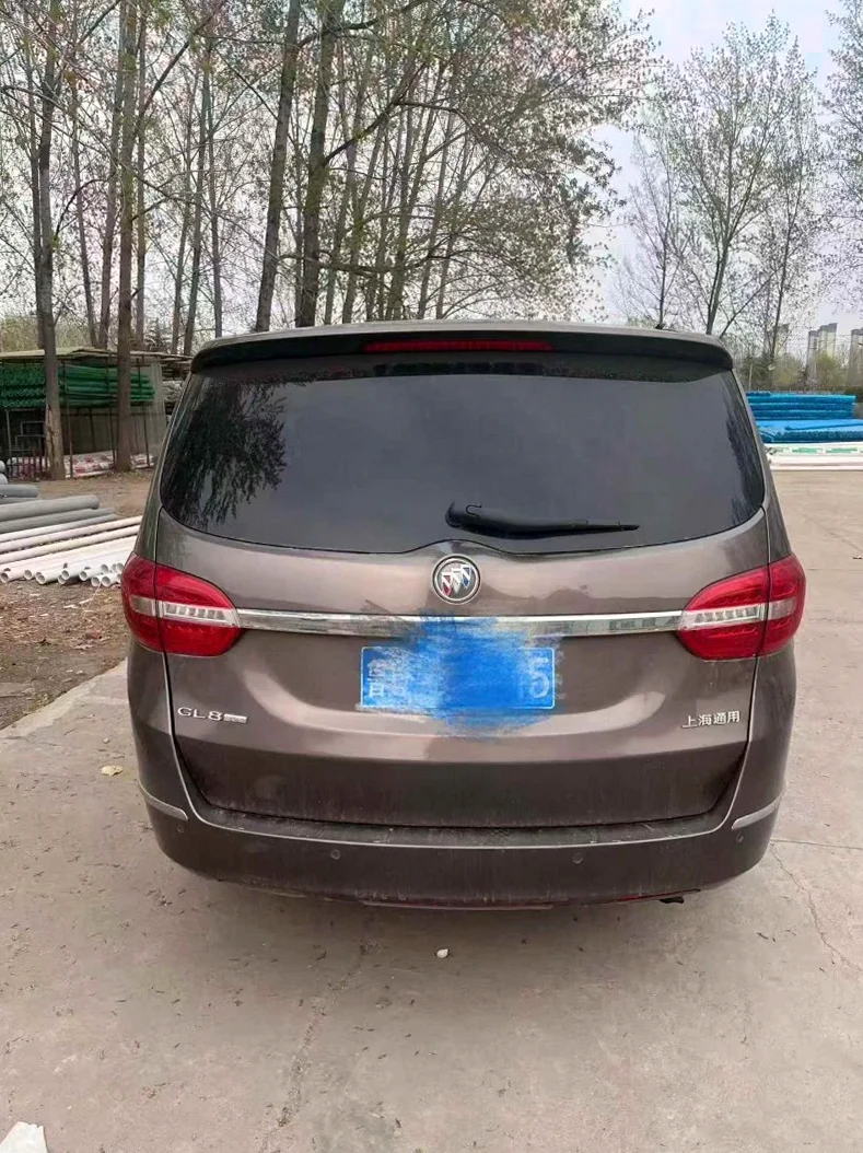 别克GL8 驾驶室