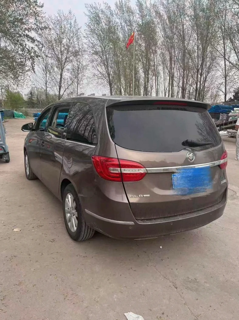 别克GL8 内饰后排