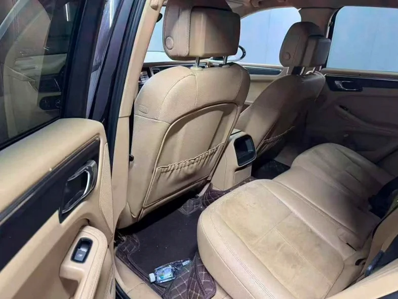 保时捷Macan 内饰前排