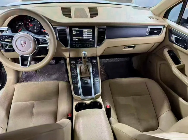 保时捷Macan 后面外观二