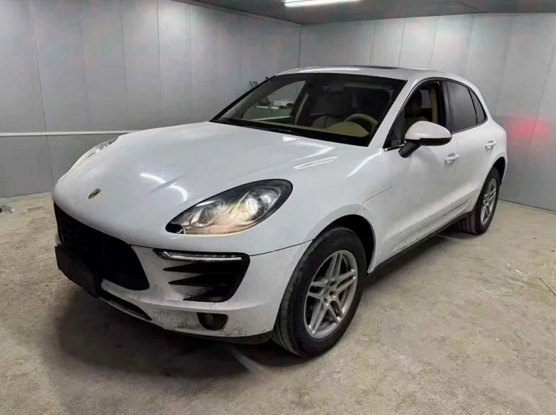 保时捷Macan 正面外观三