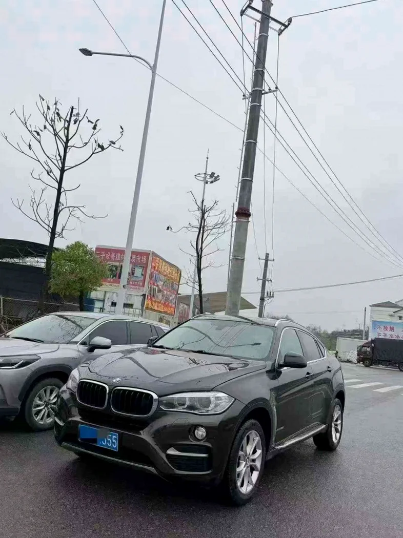 宝马X6 正面外观三