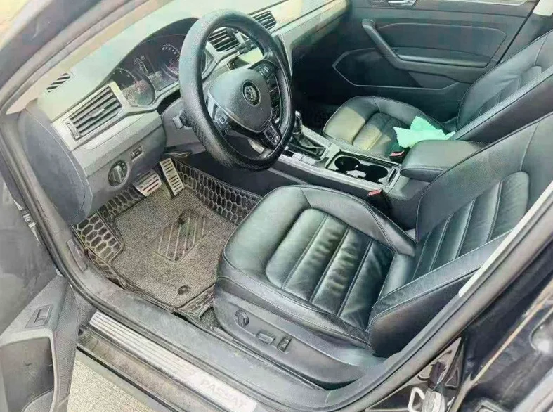 大众帕萨特 后面外观一