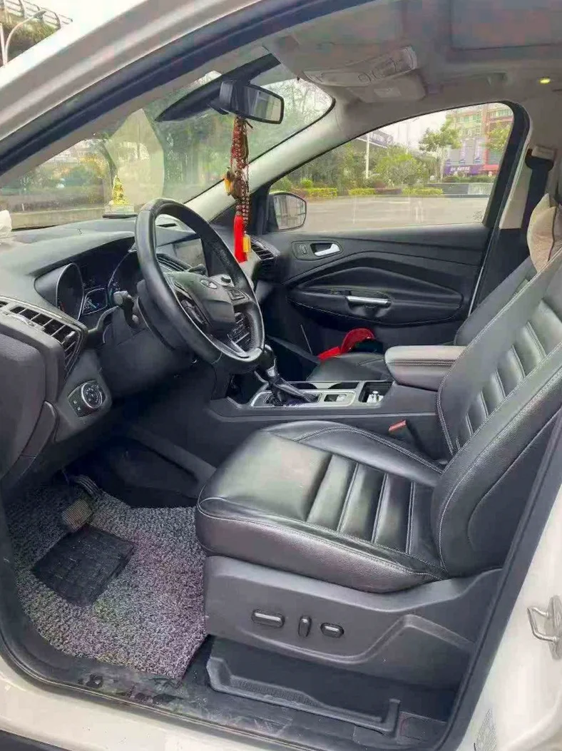 福特翼虎 后面外观三