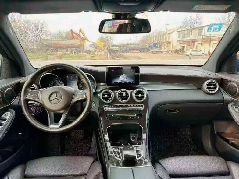 奔驰GLC 后面外观一