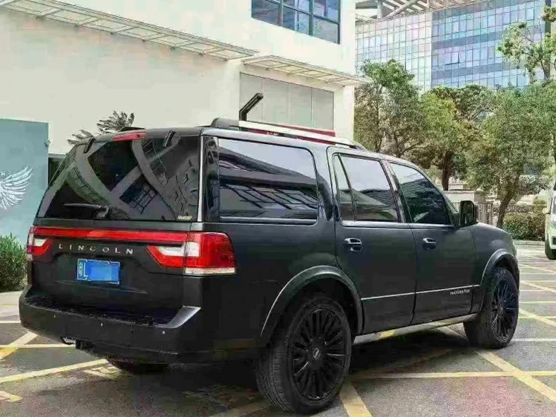 林肯领航员 内饰前排