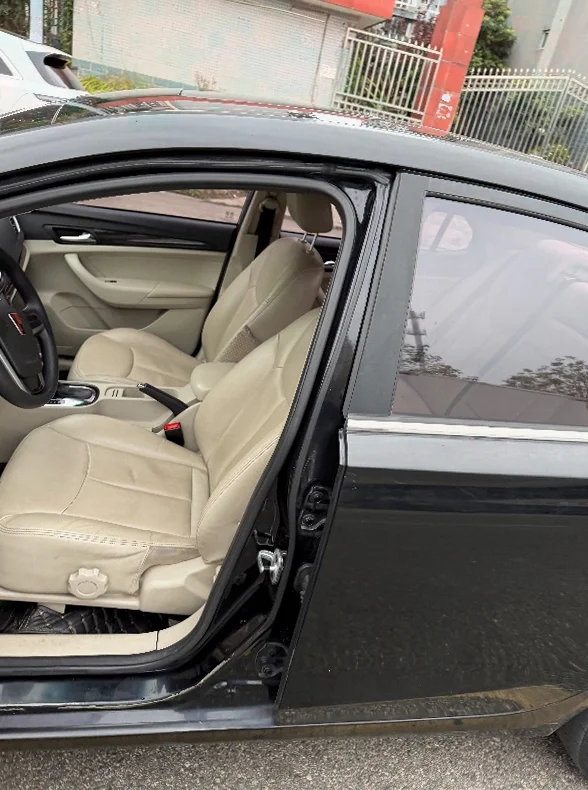 荣威360 后面外观三