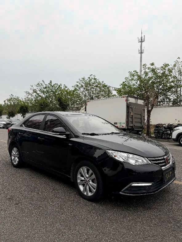 荣威360 正面外观二