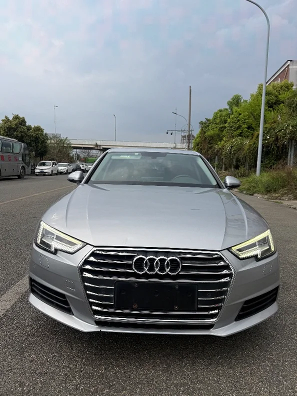 17年奥迪A4L 2.0T自动挡