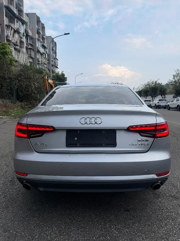 奥迪A4L 后面外观二