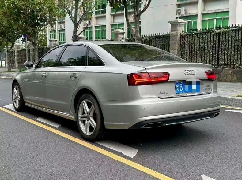 奥迪A6L 内饰前排