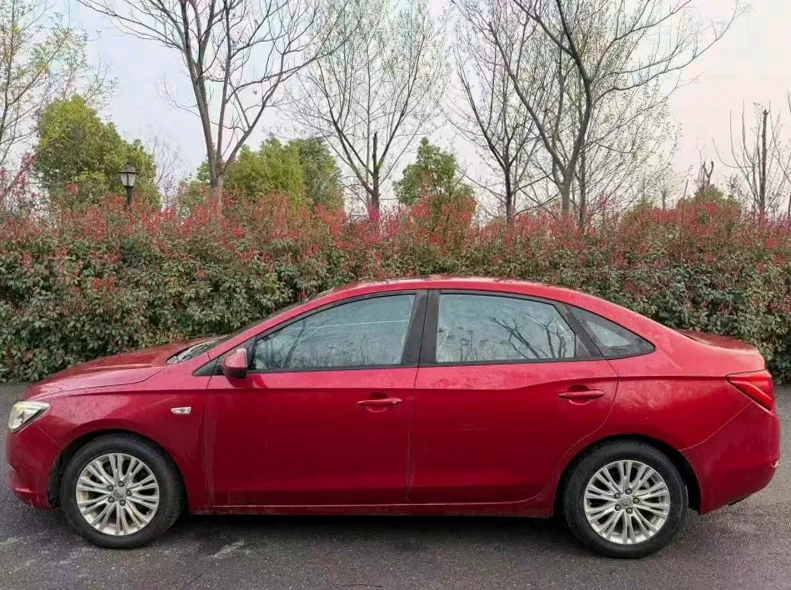 别克英朗 内饰前排