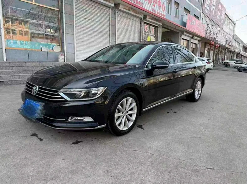 大众迈腾 正面外观二