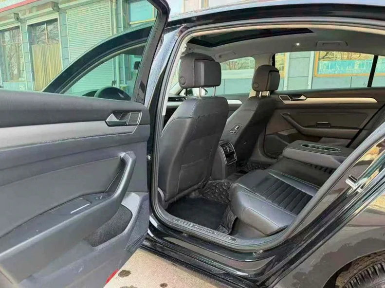 大众迈腾 后面外观三