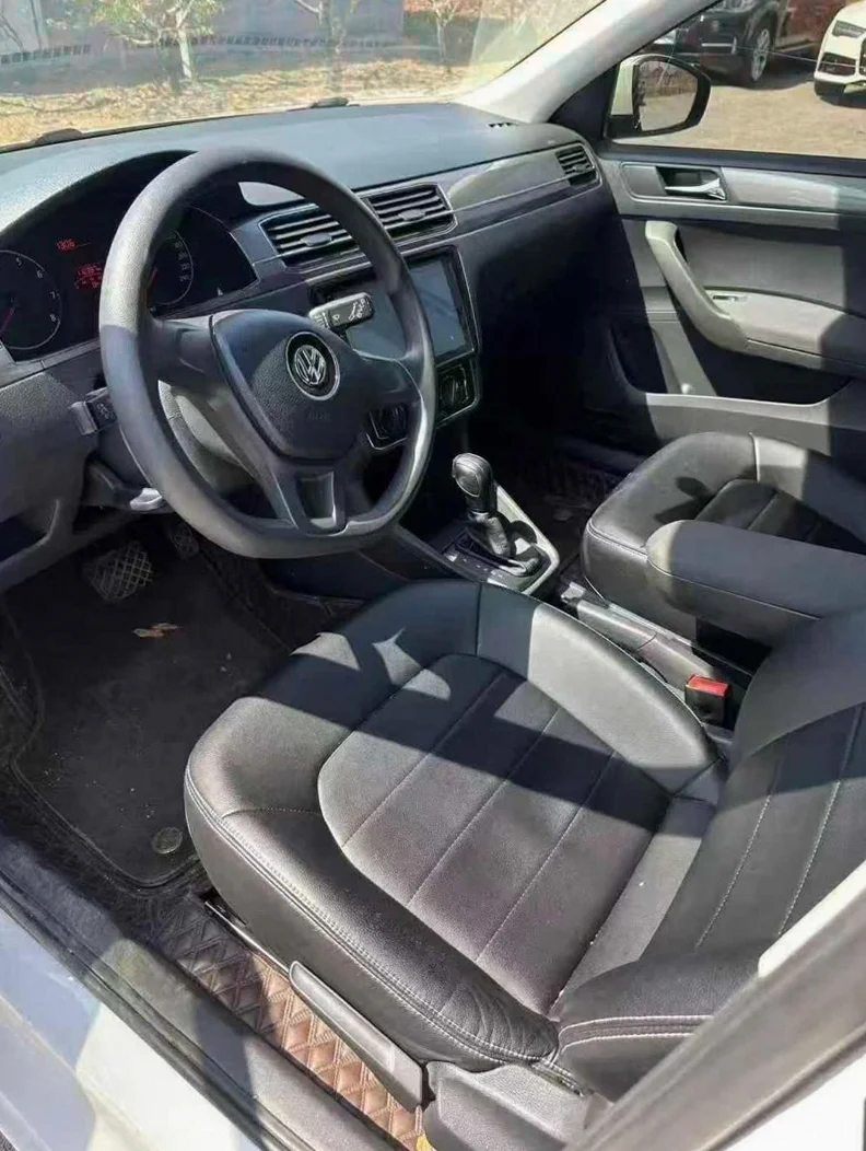 大众桑塔纳 后面外观三