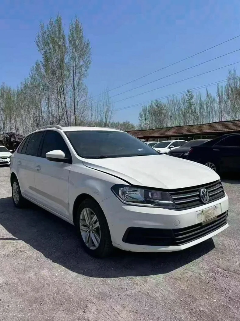 大众桑塔纳 正面外观二