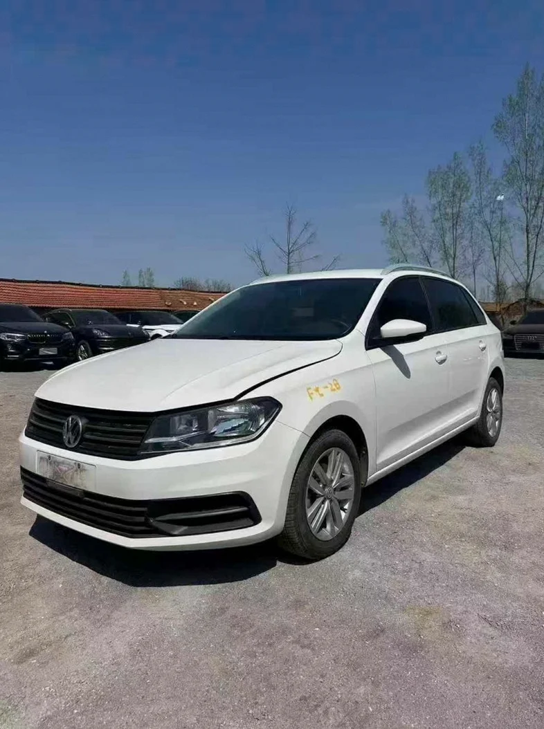 大众桑塔纳 正面外观三