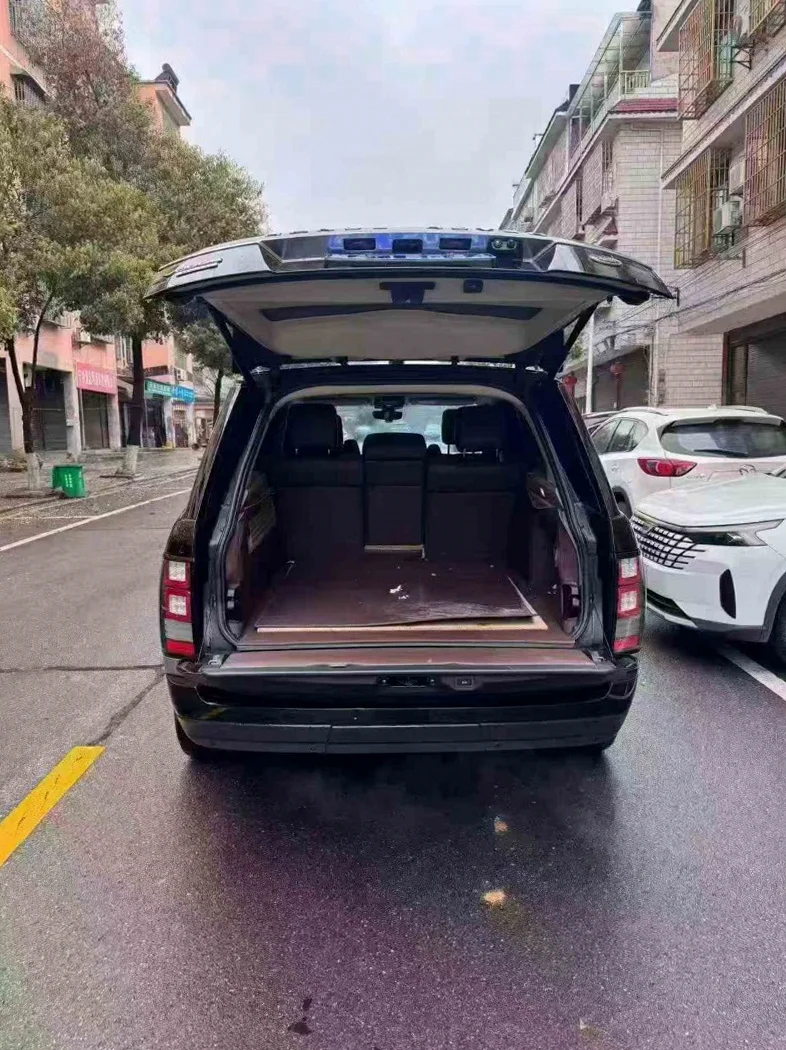 路虎揽胜行政 驾驶室